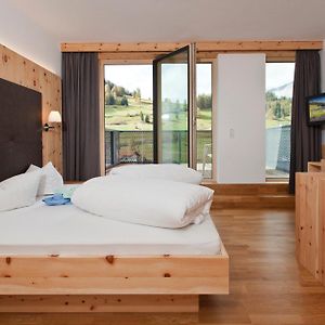 Deluxe Zimmer mit Kingsize-Bett